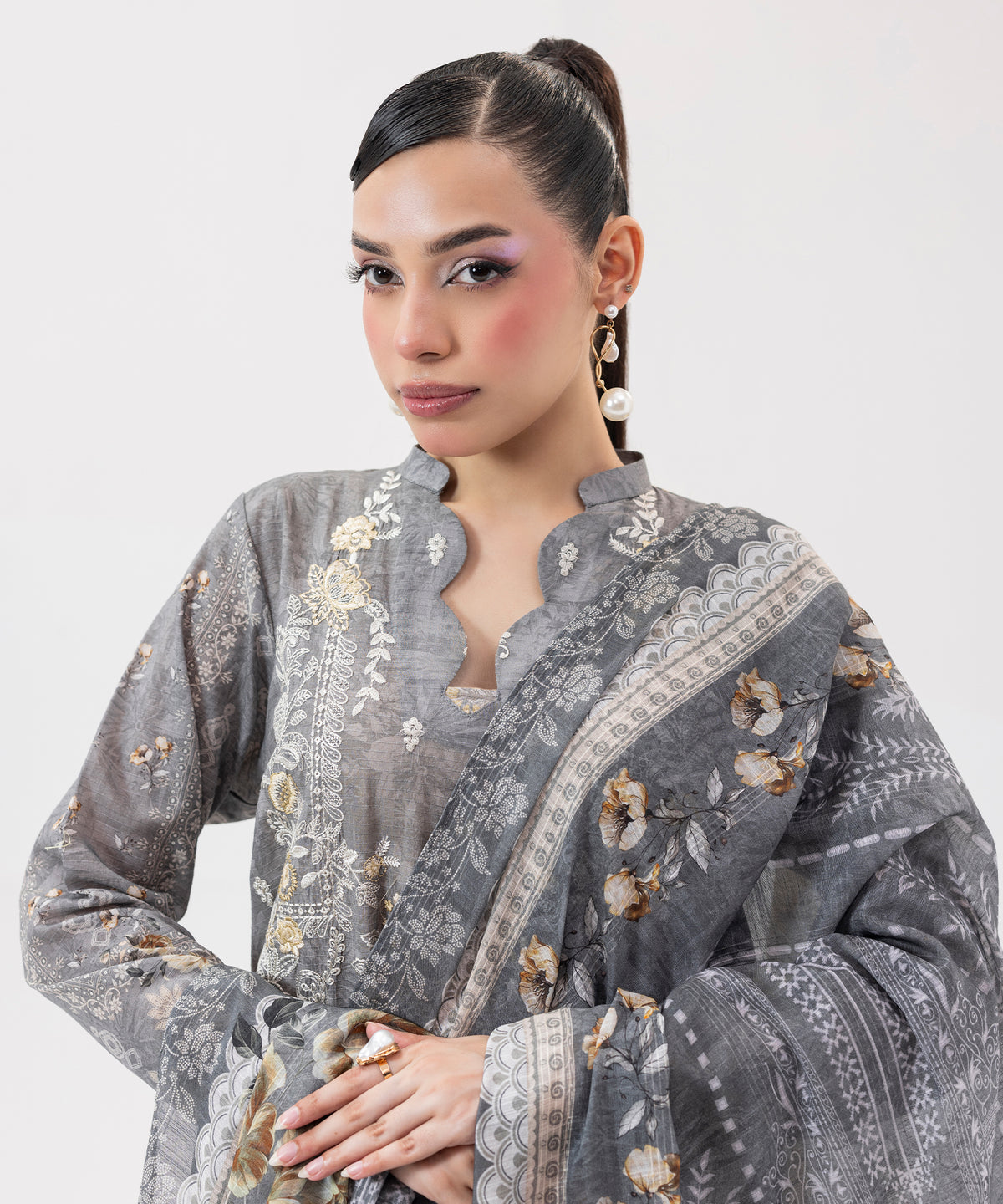 Women Printed Embroidered 3 Piece Suit - UDE208