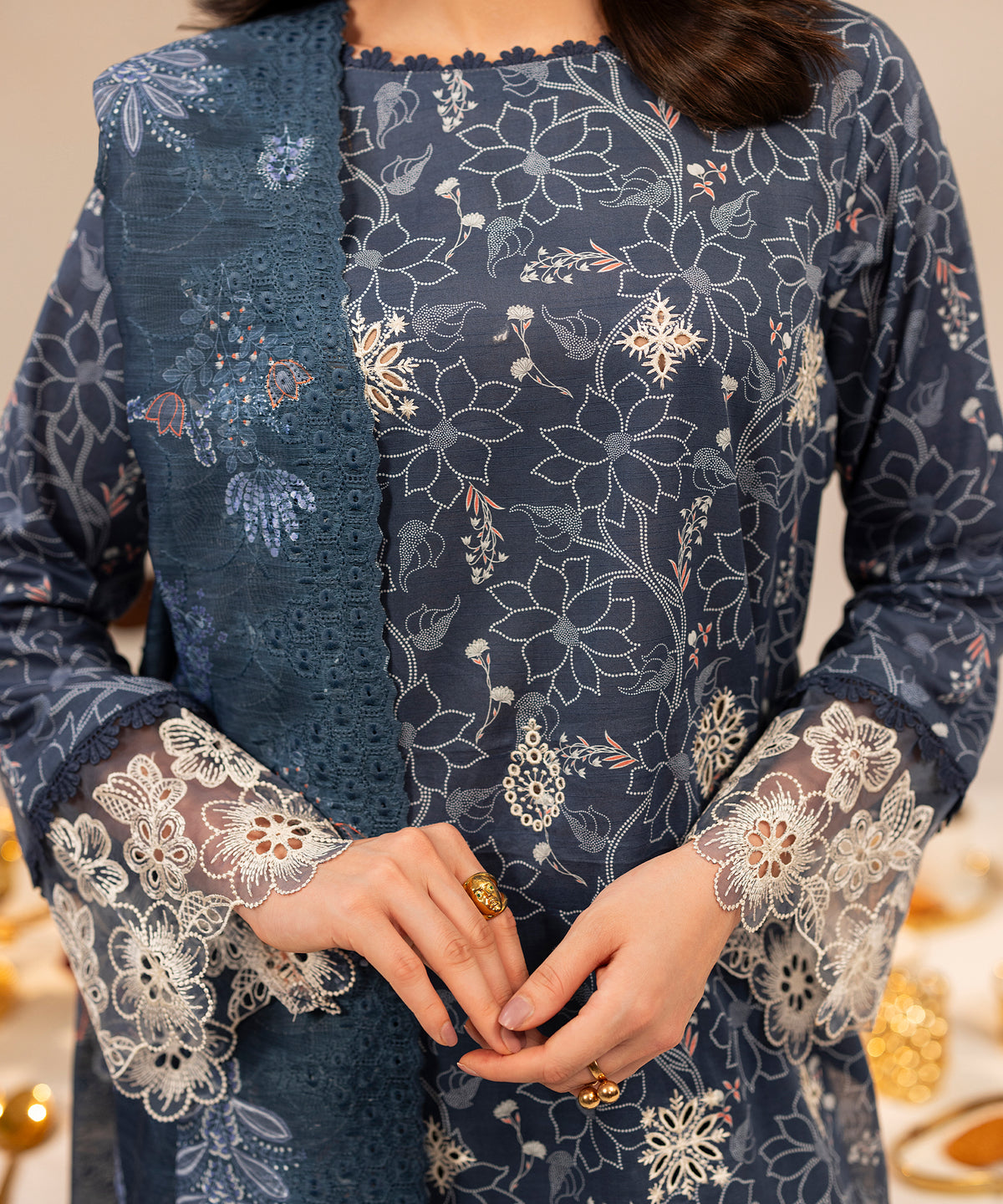 Women Printed Embroidered 3 Piece Suit - UDE264