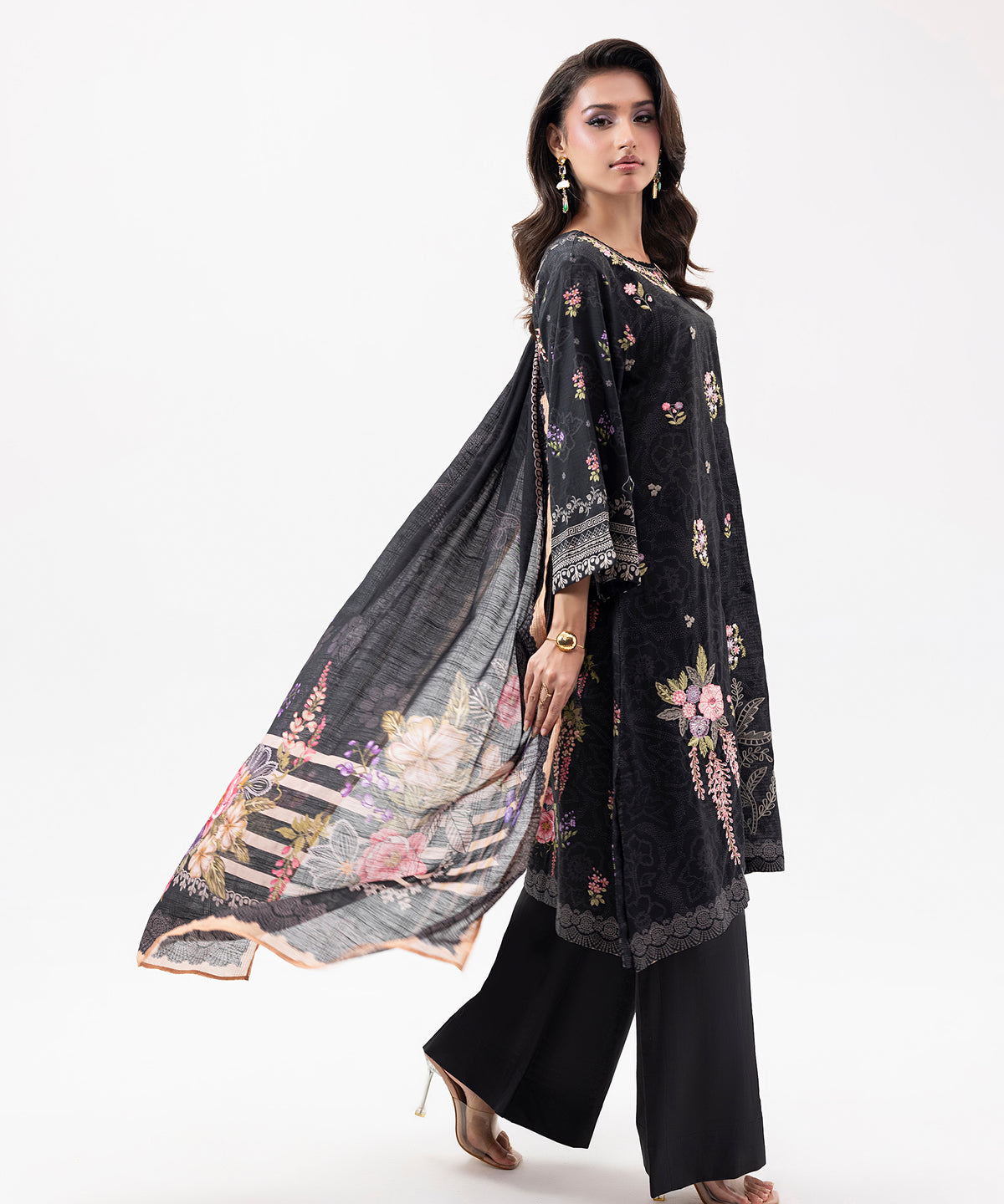 Women Printed Embroidered 3 Piece Suit - UDE201
