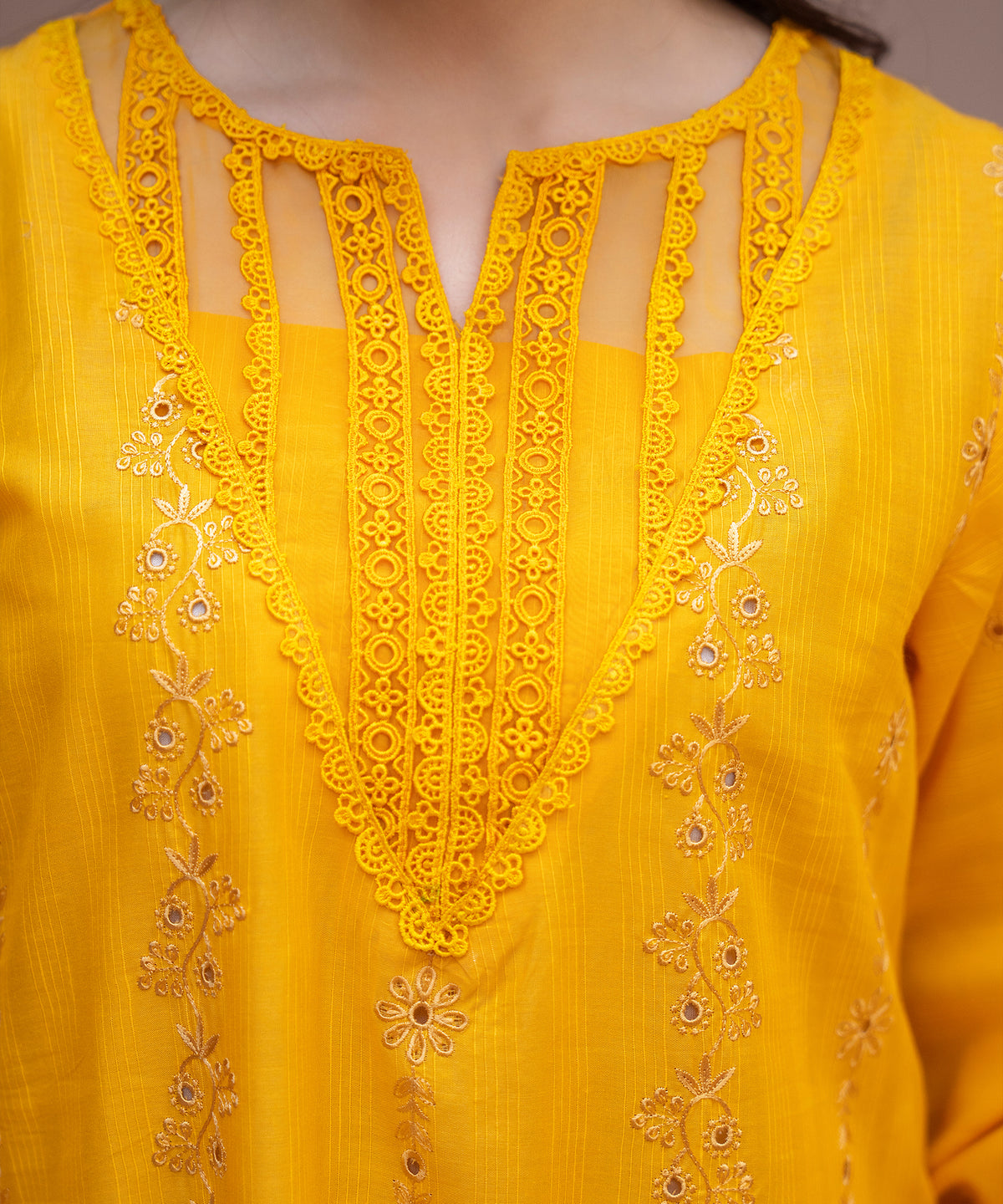 Women Solid Embroidered 3 Piece Suit - UDE231