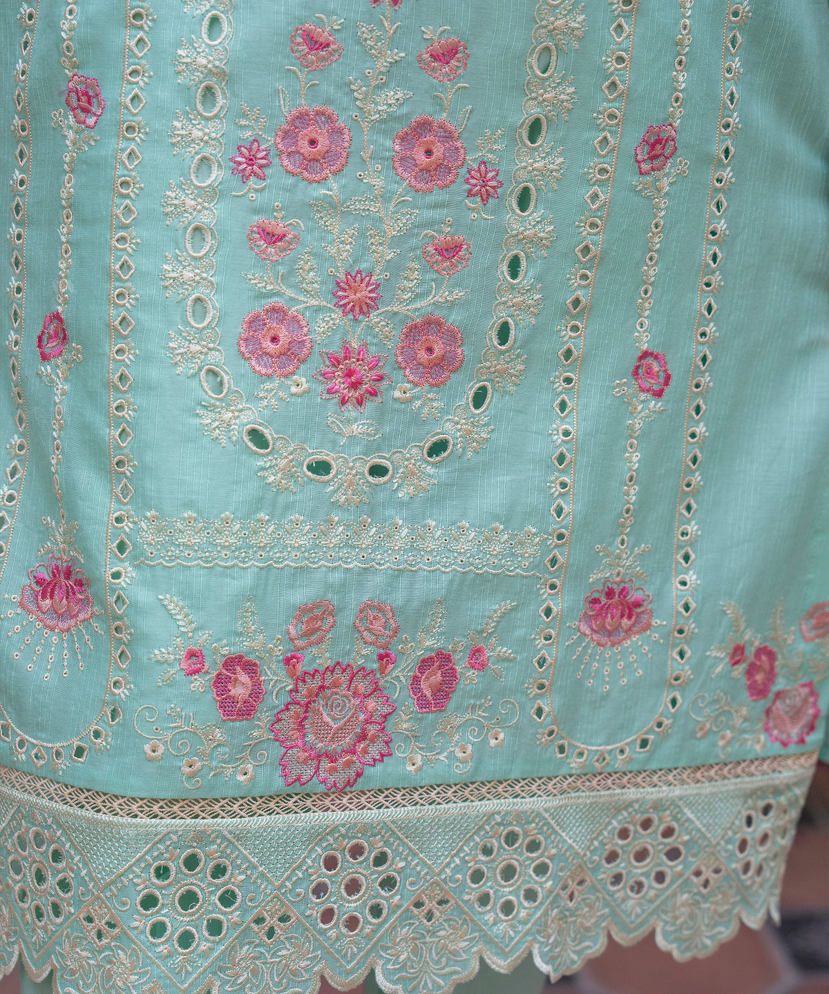Women Solid Embroidered 3 Piece Suit - UDE234