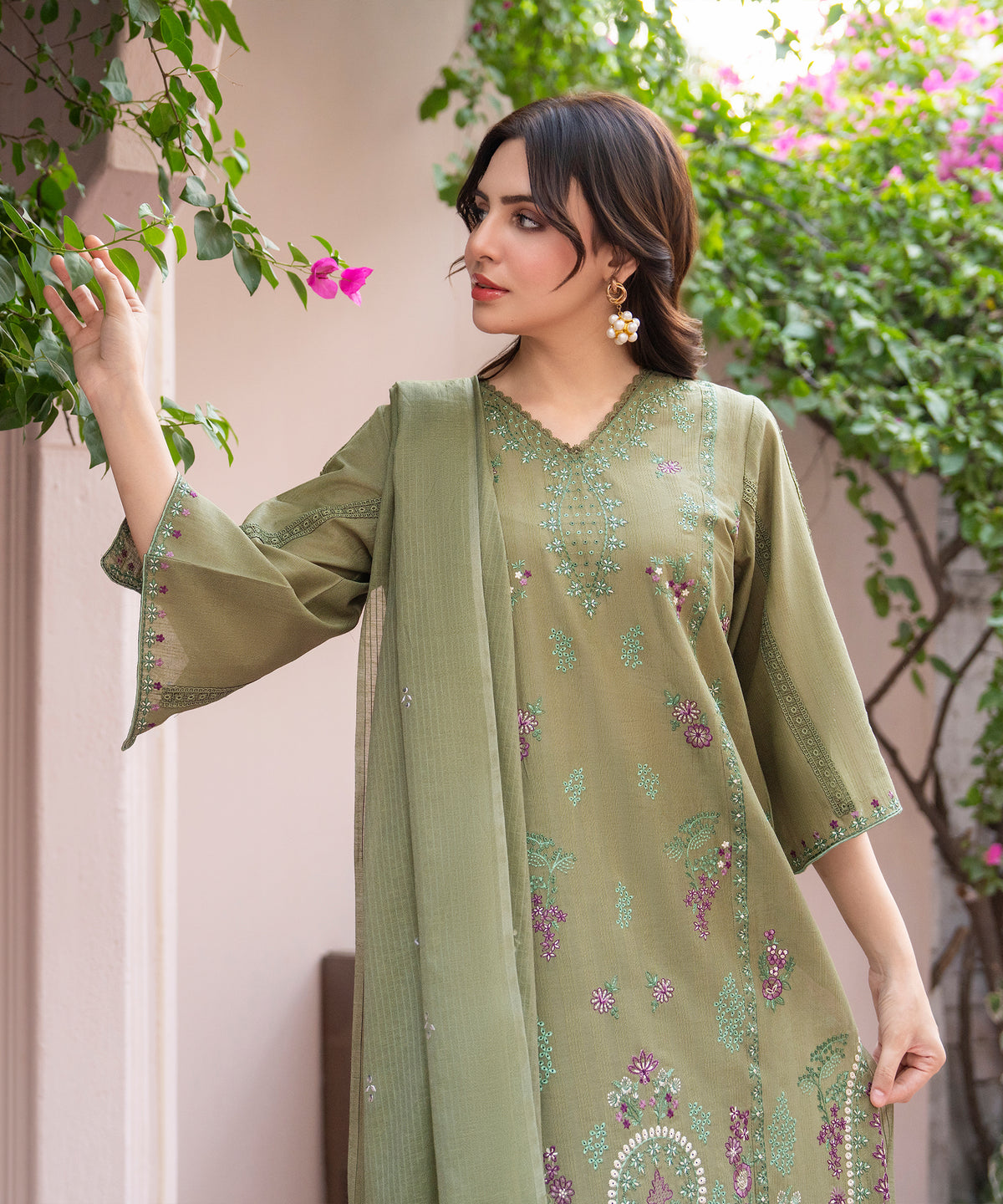 Women Solid Embroidered 3 Piece Suit - UDE235