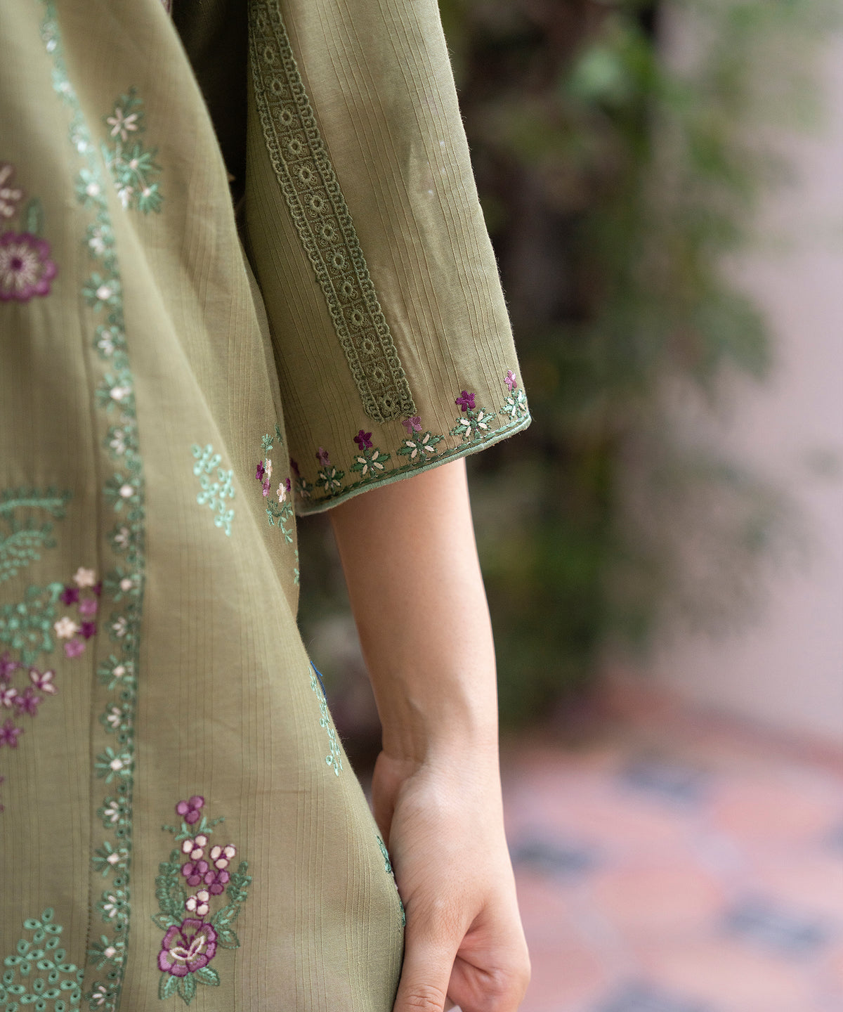 Women Solid Embroidered 3 Piece Suit - UDE235