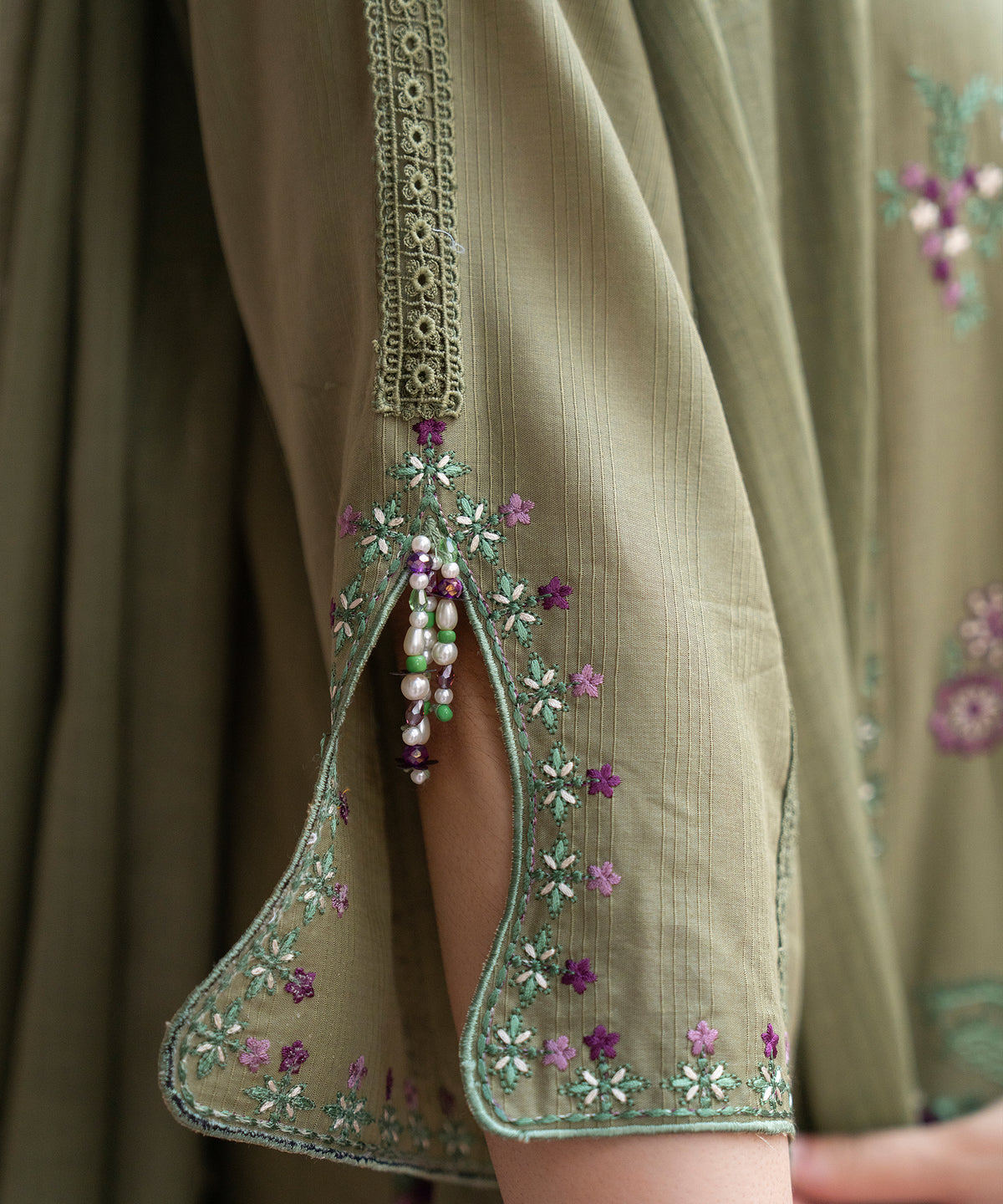 Women Solid Embroidered 3 Piece Suit - UDE235