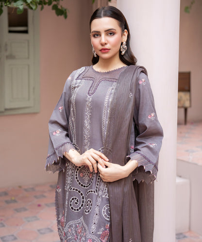 Women Solid Embroidered 3 Piece Suit - UDE236