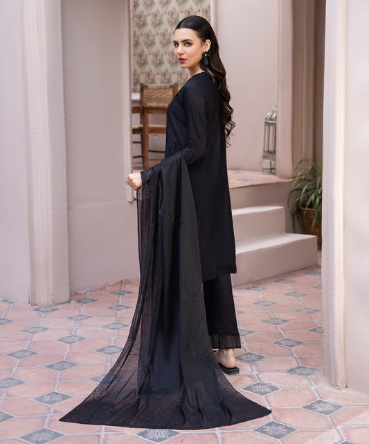 Women Solid Embroidered 3 Piece Suit - UDE238