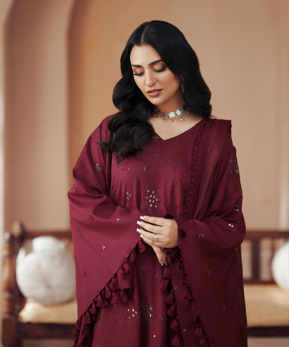 Women Solid Embroidered 3 Piece Suit - UDE251