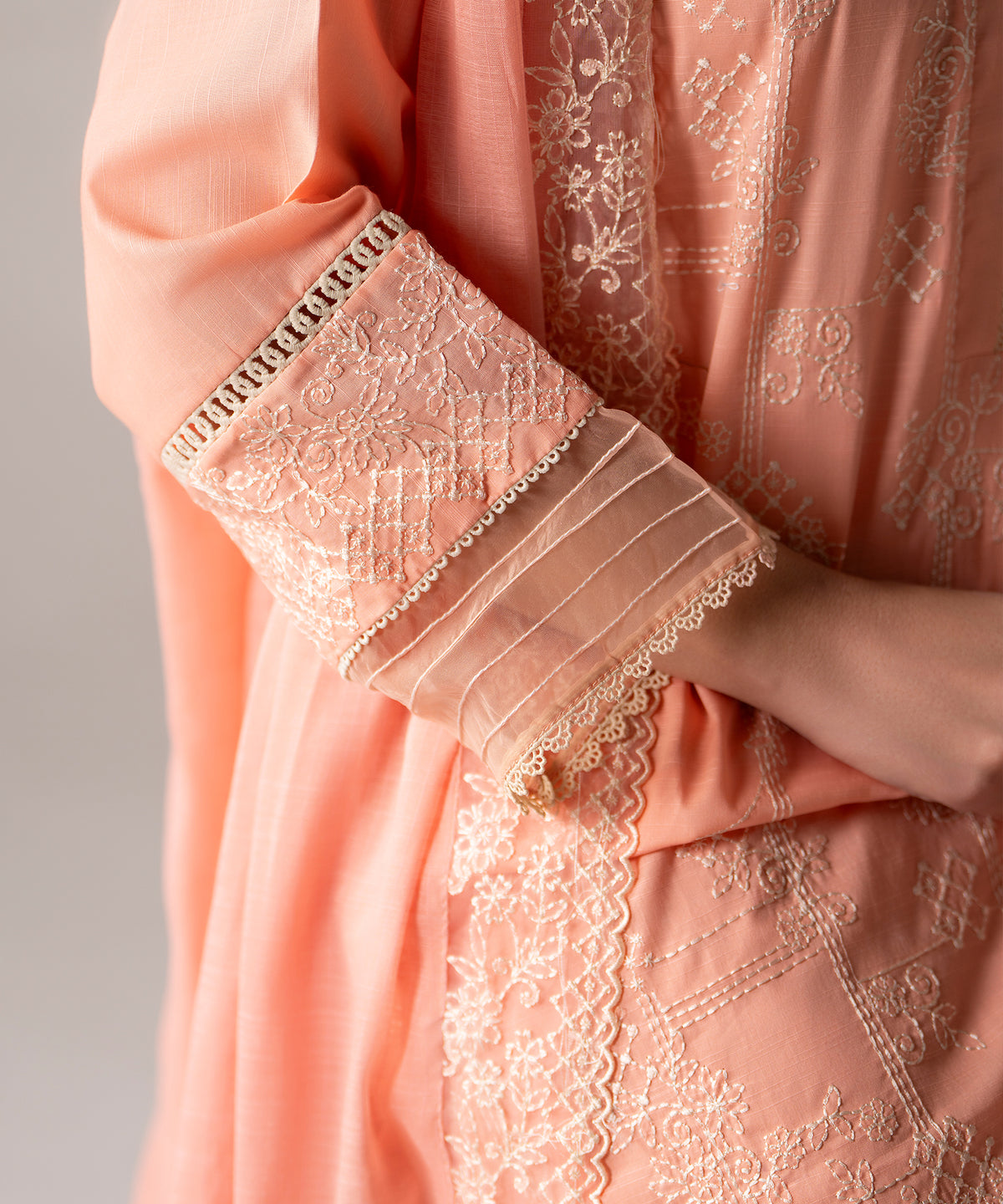 Women Solid Embroidered 3 Piece Suit - UDE255