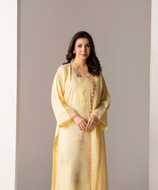 Women Solid Embroidered 3 Piece Suit - UDE256