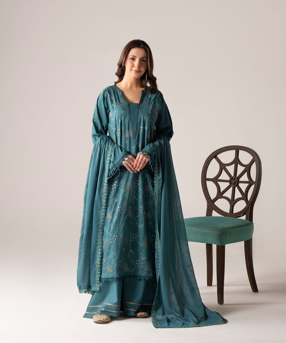 Women Solid Embroidered 3 Piece Suit - UDE259