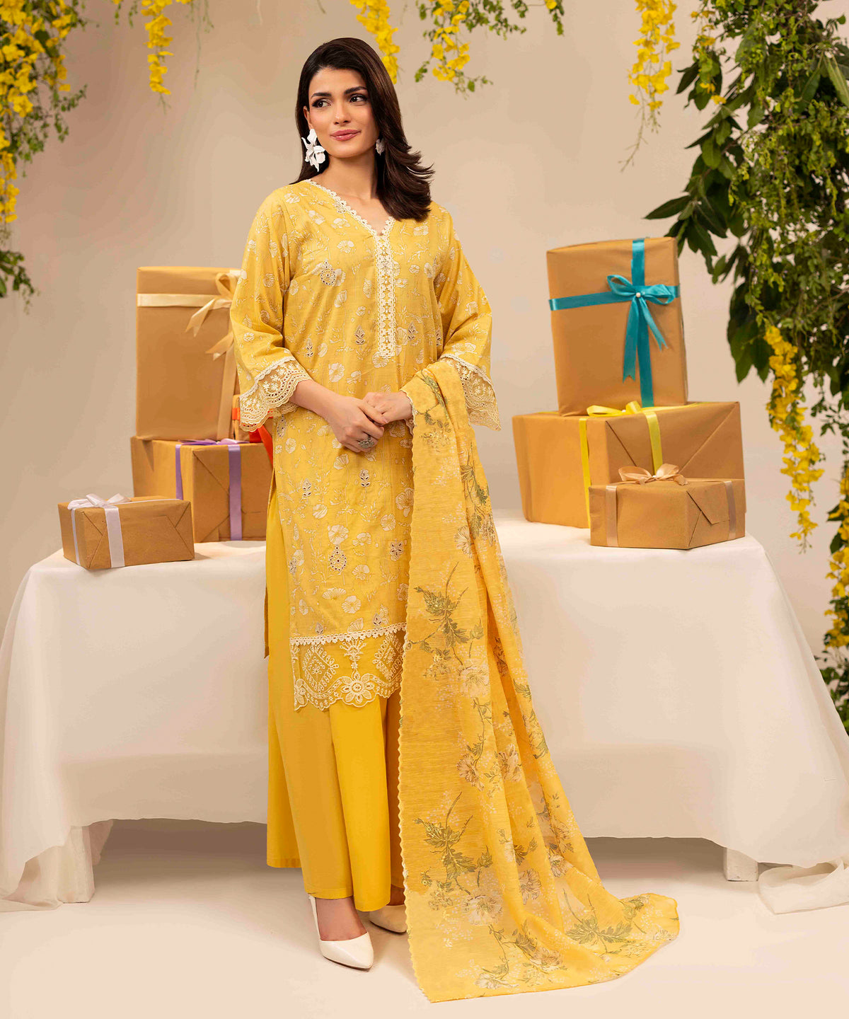 Women Printed Embroidered 3 Piece Suit - UDE263