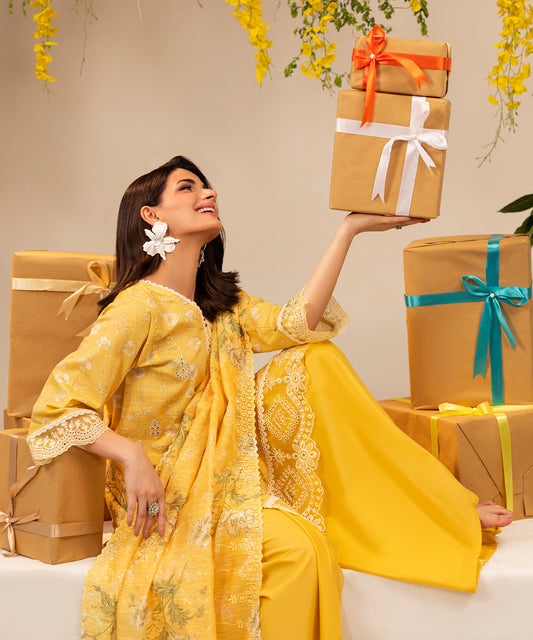 Women Printed Embroidered 3 Piece Suit - UDE263