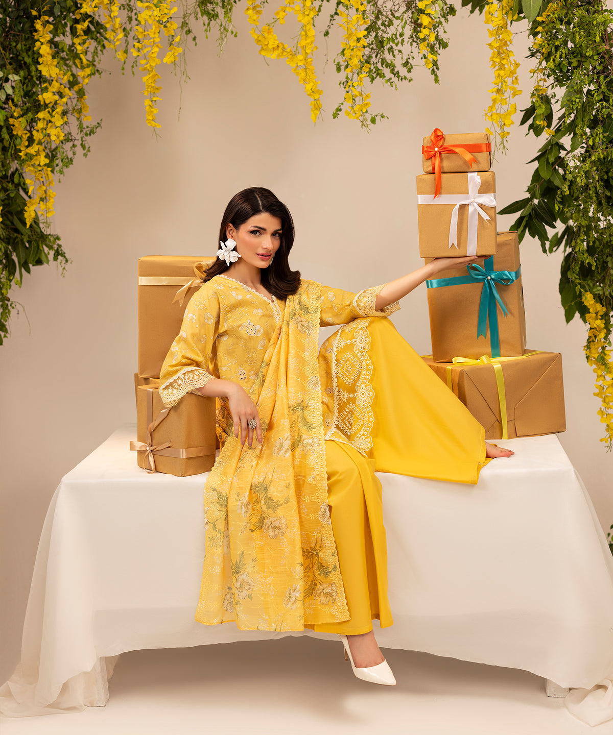 Women Printed Embroidered 3 Piece Suit - UDE263