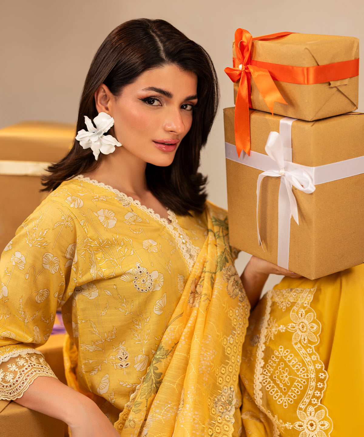 Women Printed Embroidered 3 Piece Suit - UDE263
