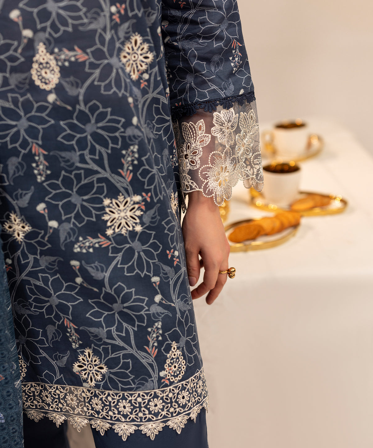 Women Printed Embroidered 3 Piece Suit - UDE264