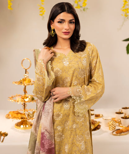 Women Printed Embroidered 3 Piece Suit - UDE265