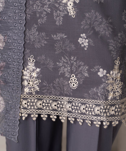 Women Printed Embroidered 3 Piece Suit - UDE267