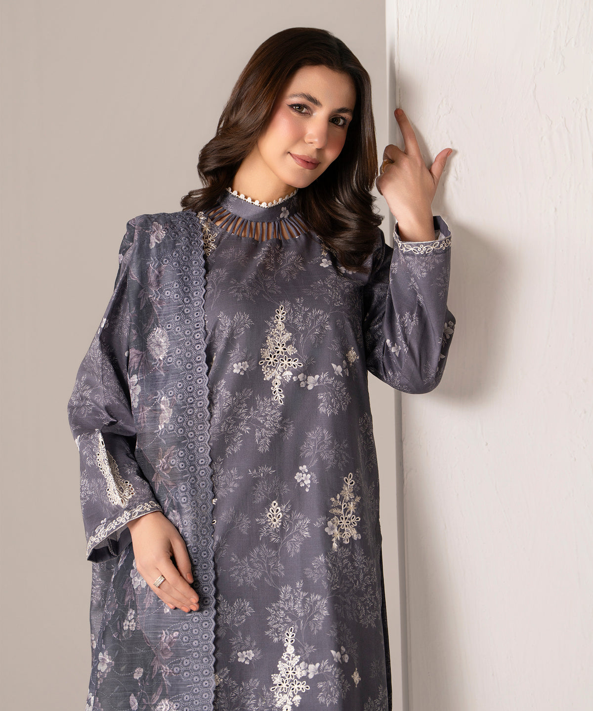 Women Printed Embroidered 3 Piece Suit - UDE267