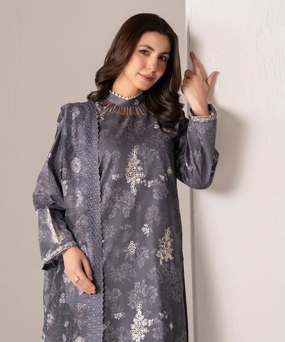 Women Printed Embroidered 3 Piece Suit - UDE267