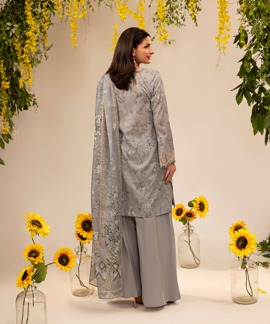 Women Printed Embroidered 3 Piece Suit - UDE268