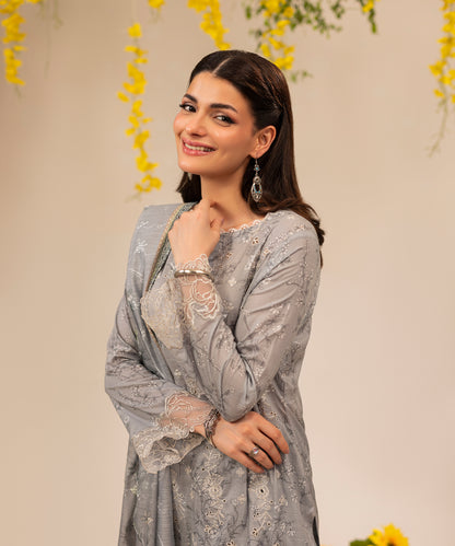Women Printed Embroidered 3 Piece Suit - UDE268