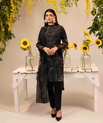 Women Printed Embroidered 3 Piece Suit - UDE269