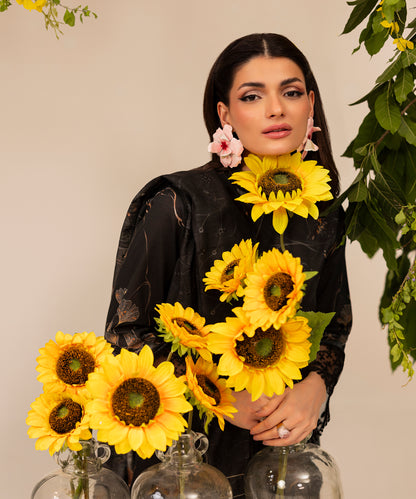 Women Printed Embroidered 3 Piece Suit - UDE269