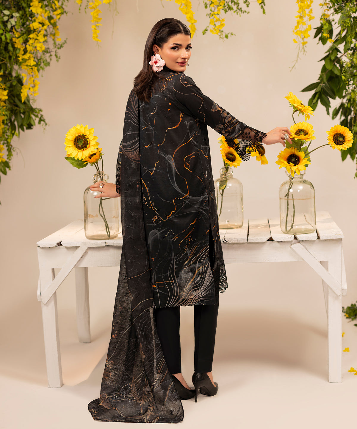 Women Printed Embroidered 3 Piece Suit - UDE269
