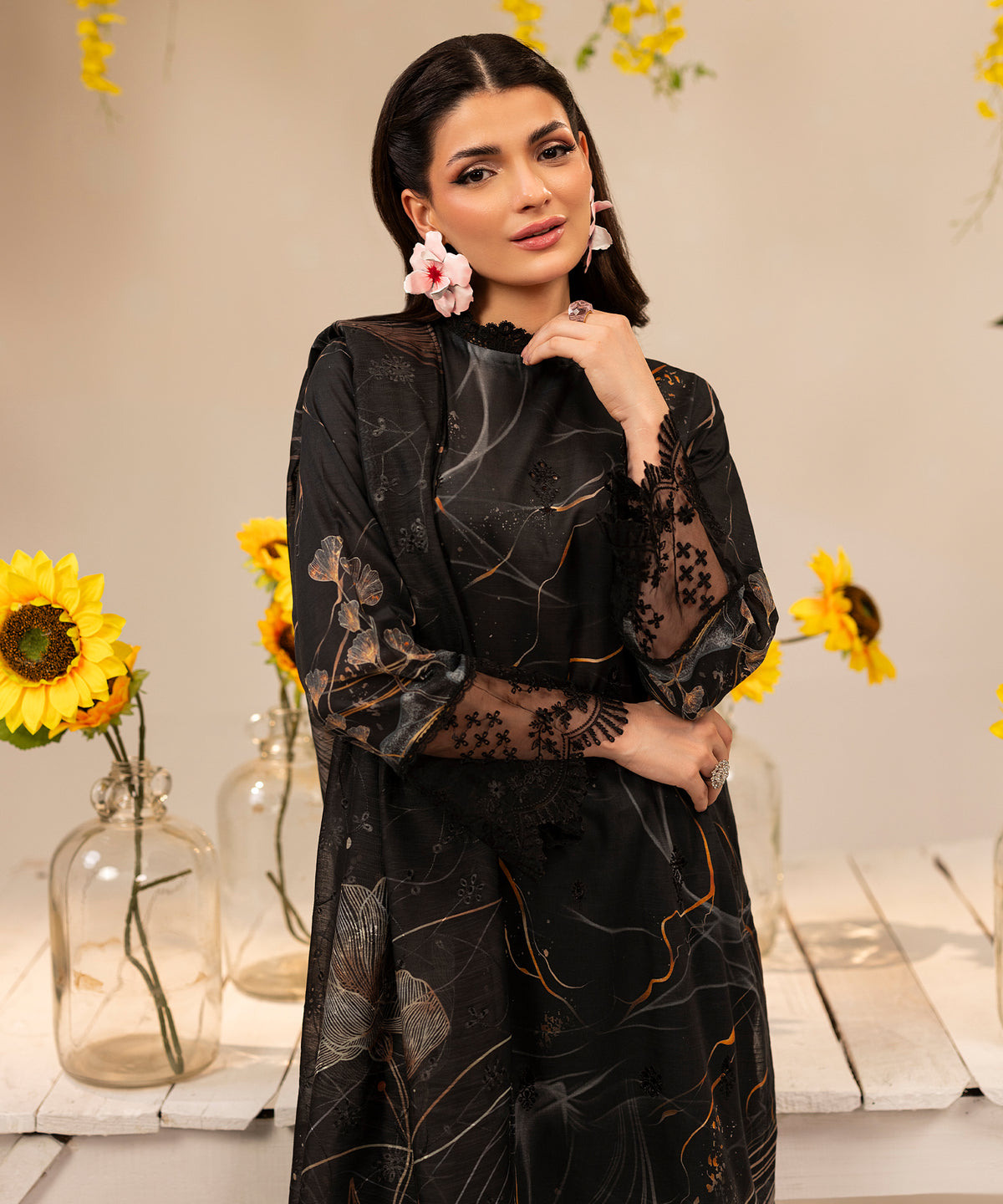 Women Printed Embroidered 3 Piece Suit - UDE269