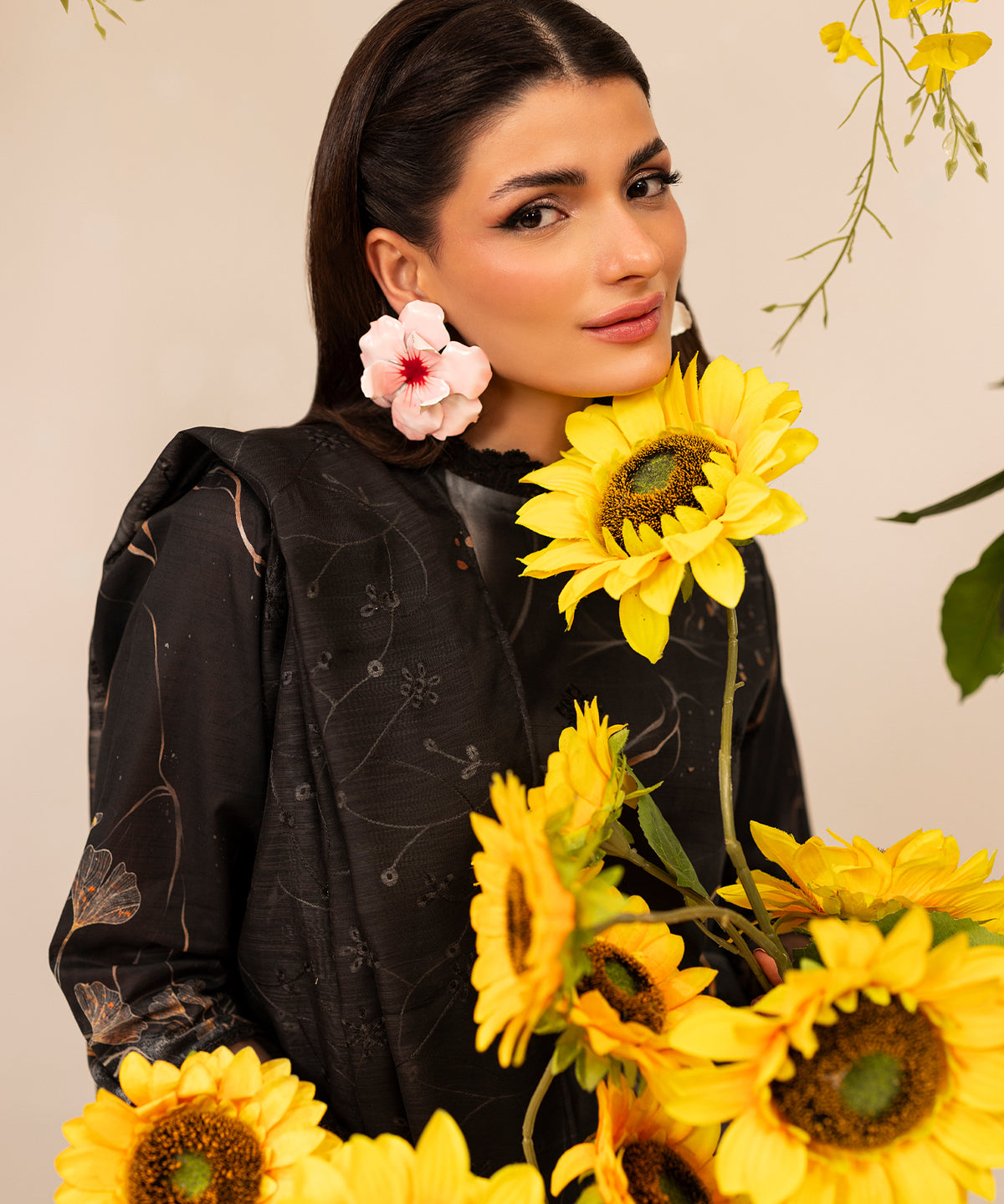 Women Printed Embroidered 3 Piece Suit - UDE269