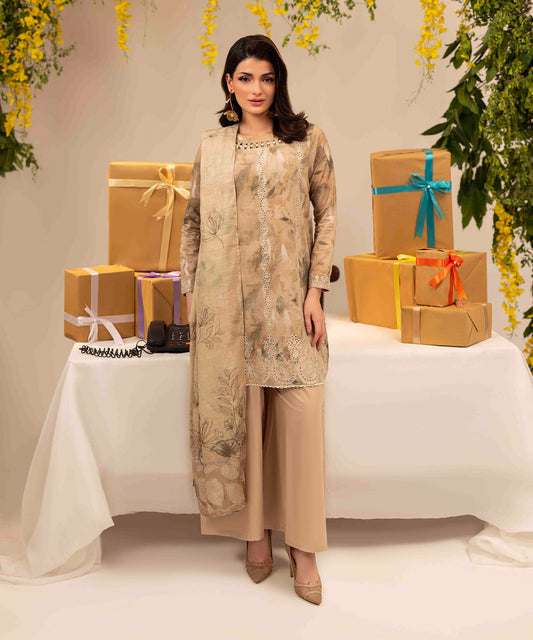 Women Printed Embroidered 3 Piece Suit - UDE270