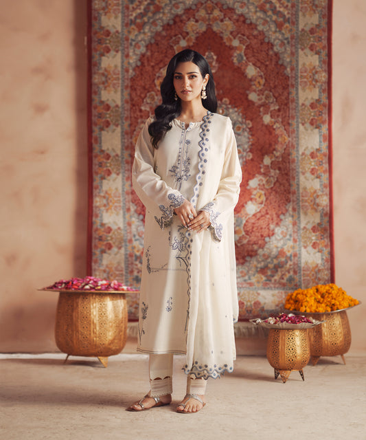 Women Solid Embroidered 3 Piece Suit - UDE271