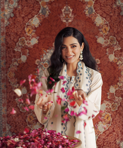 Women Solid Embroidered 3 Piece Suit - UDE271