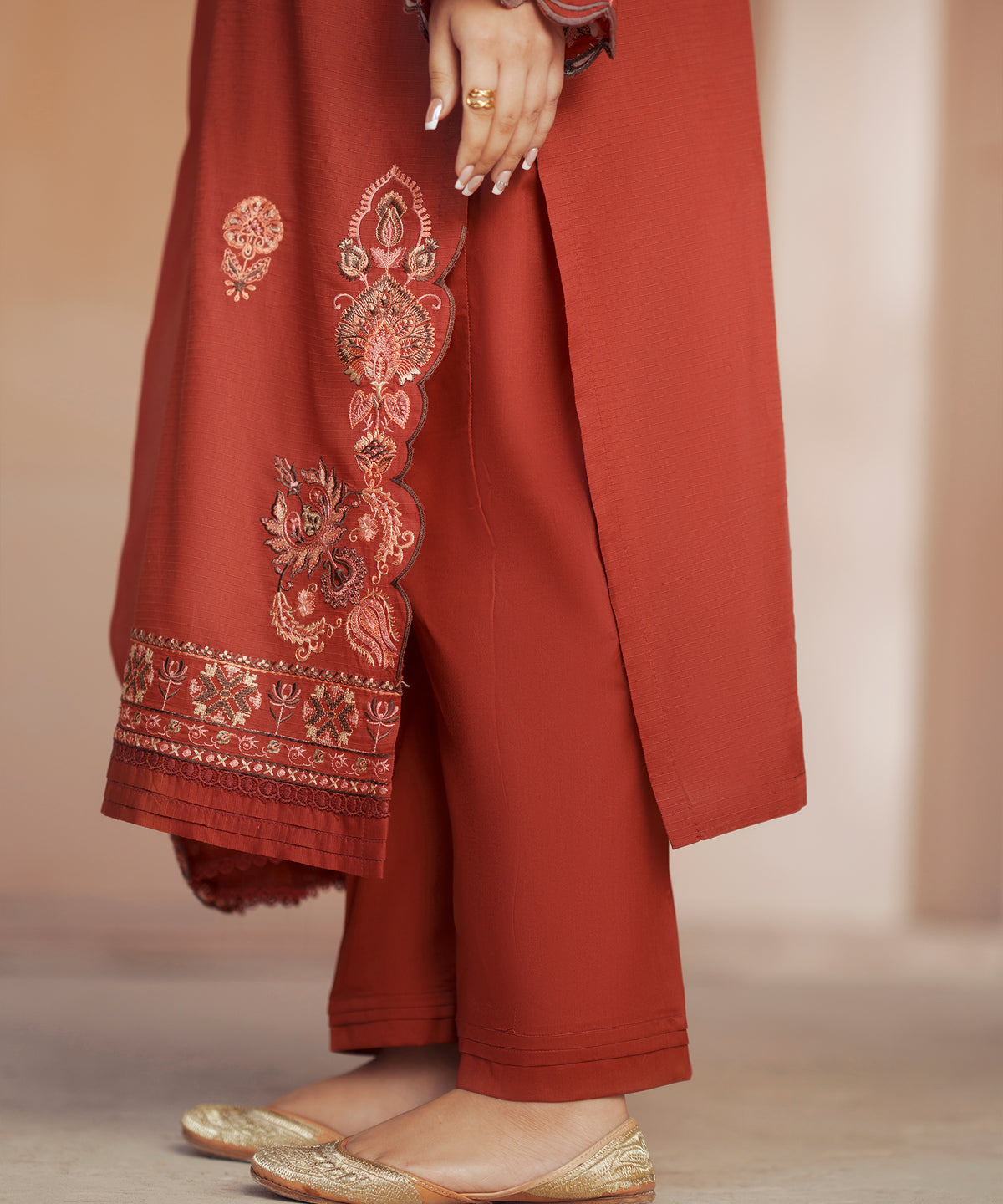 Women Solid Embroidered 3 Piece Suit - UDE272