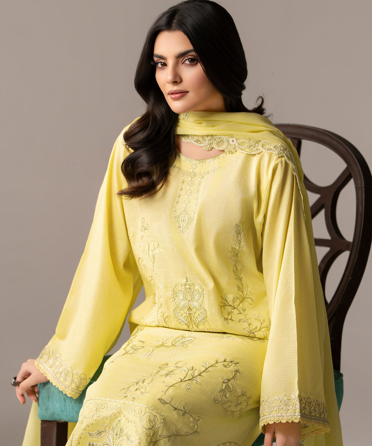 Women Solid Embroidered 3 Piece Suit - UDE276