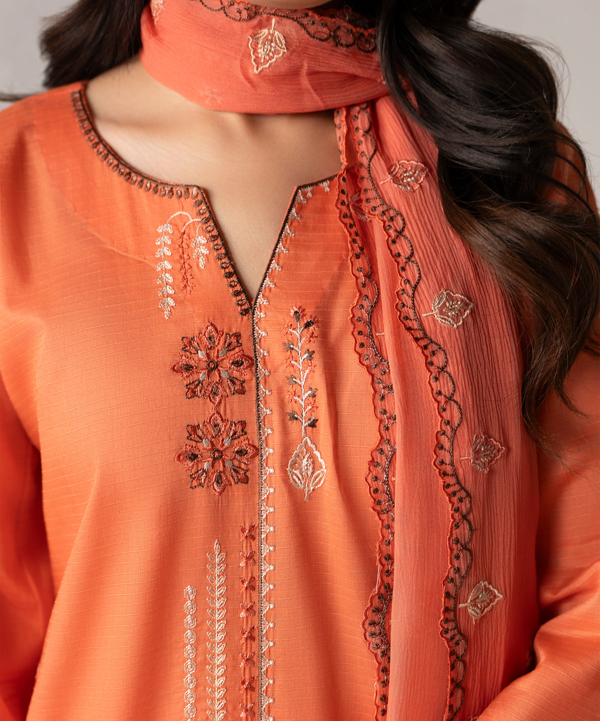 Women Solid Embroidered 3 Piece Suit - UDE278