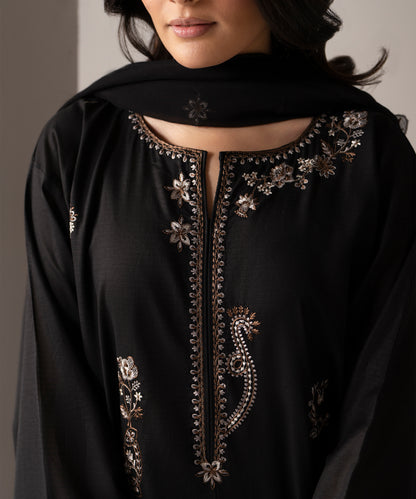Women Solid Embroidered 3 Piece Suit - UDE279