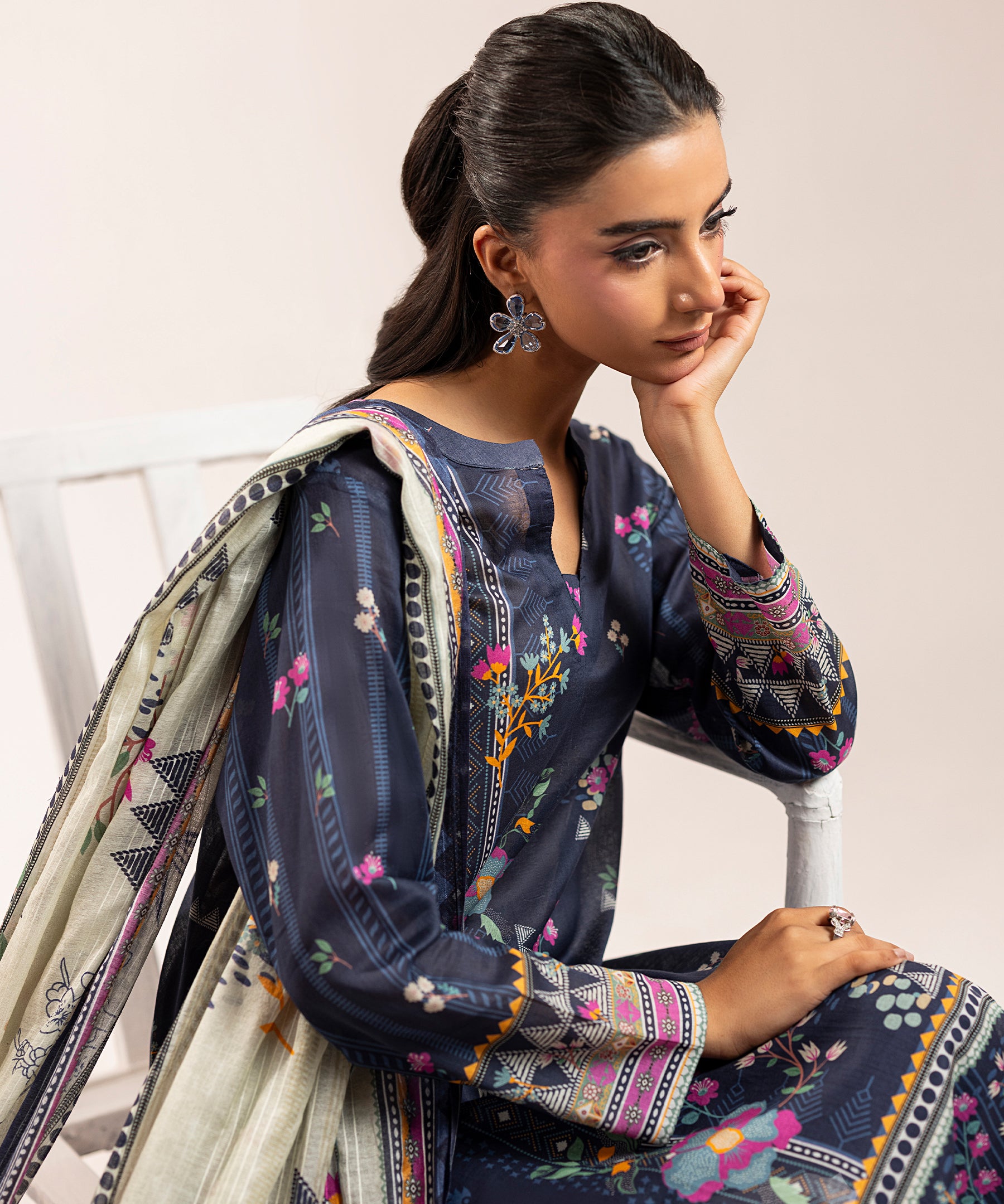 3PC Capital Lawn 2204 - 04