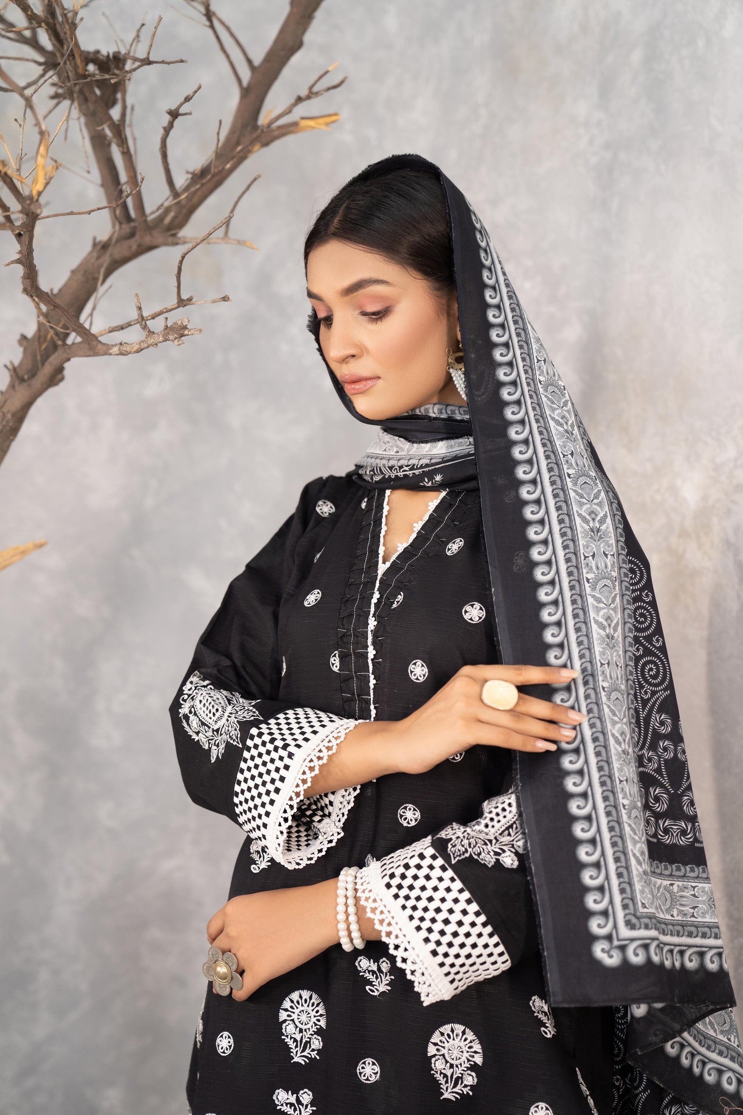 3PC CLASSIC Black & White Collection 10