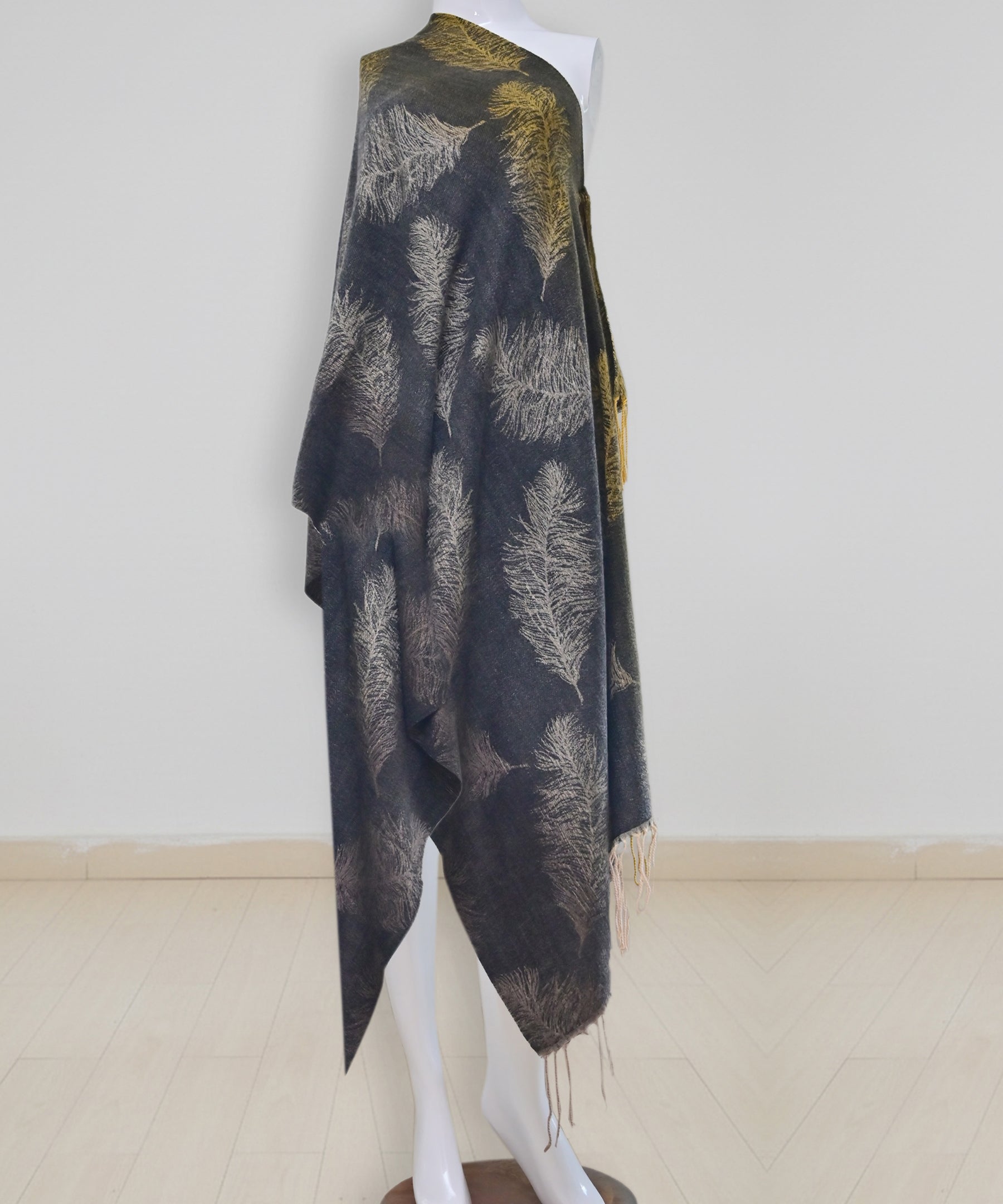 Ladies Shawl 004 - GRY