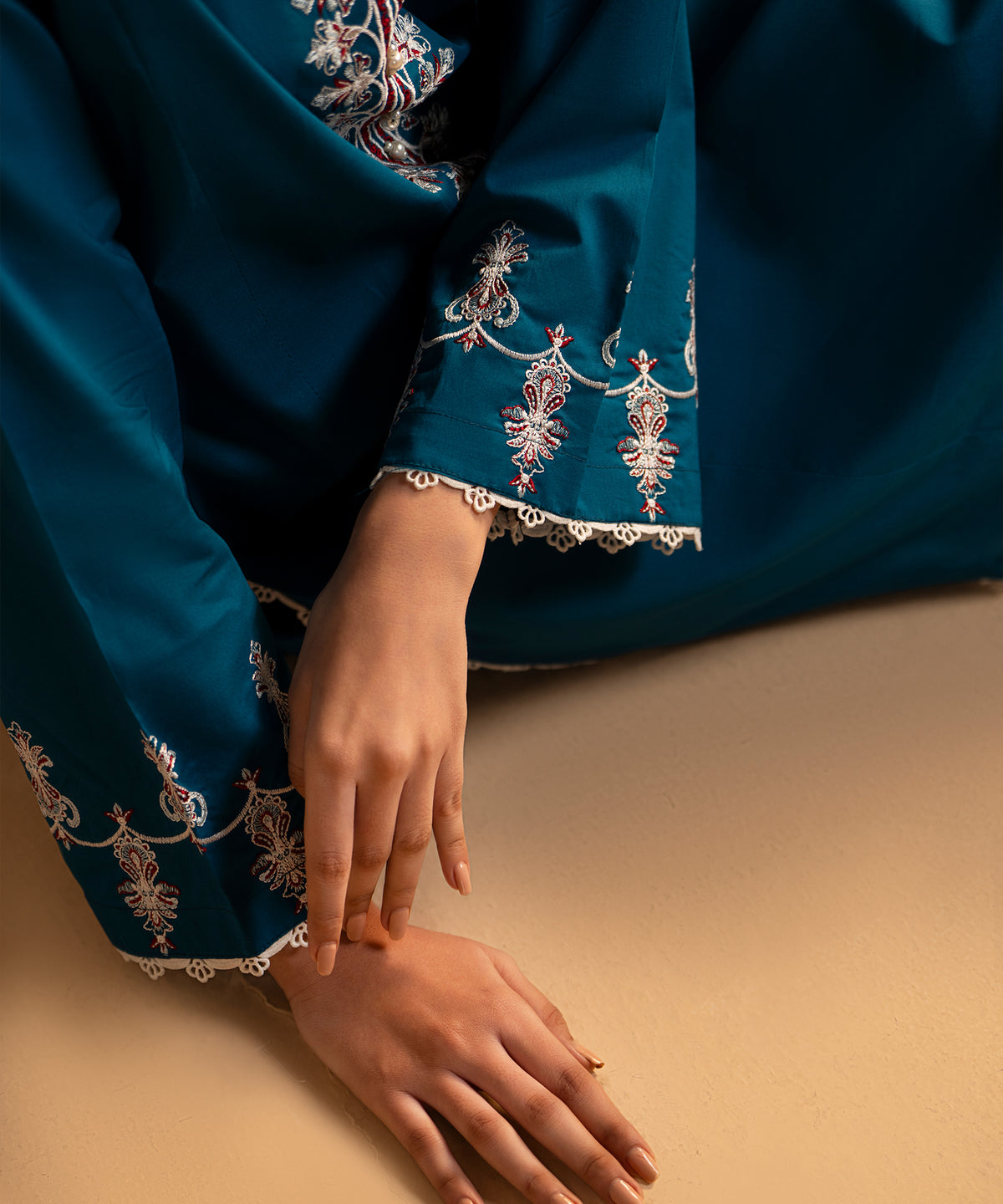 Women Solid Embroidered 2 Piece Suit - LDS1347