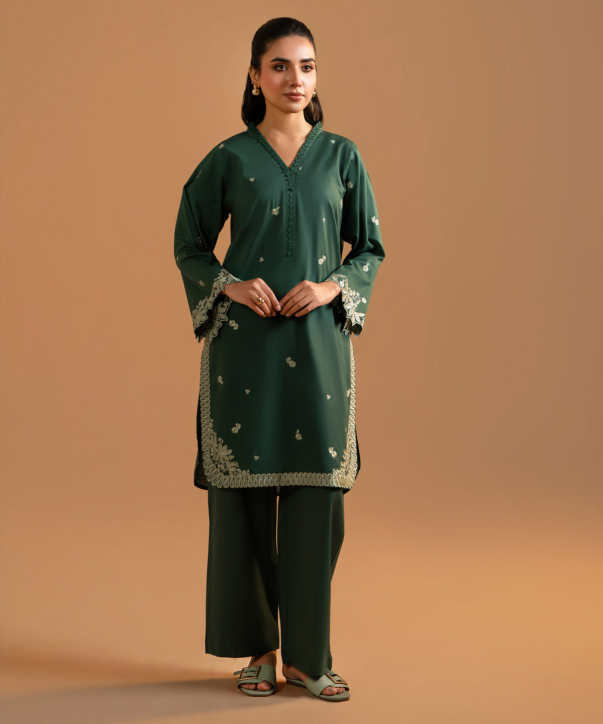 Women Solid Embroidered 2 Piece Suit - LDS1349