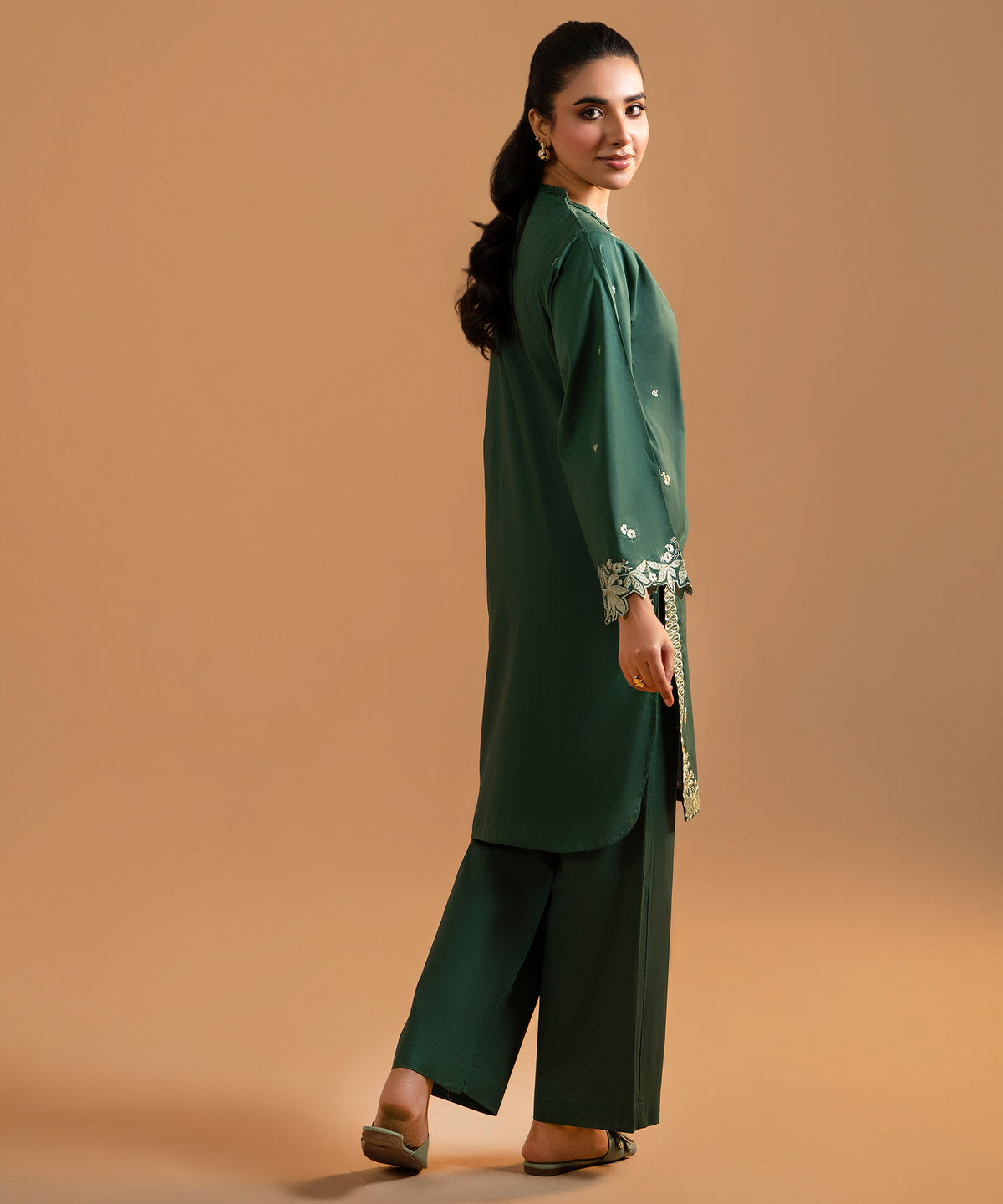 Women Solid Embroidered 2 Piece Suit - LDS1349