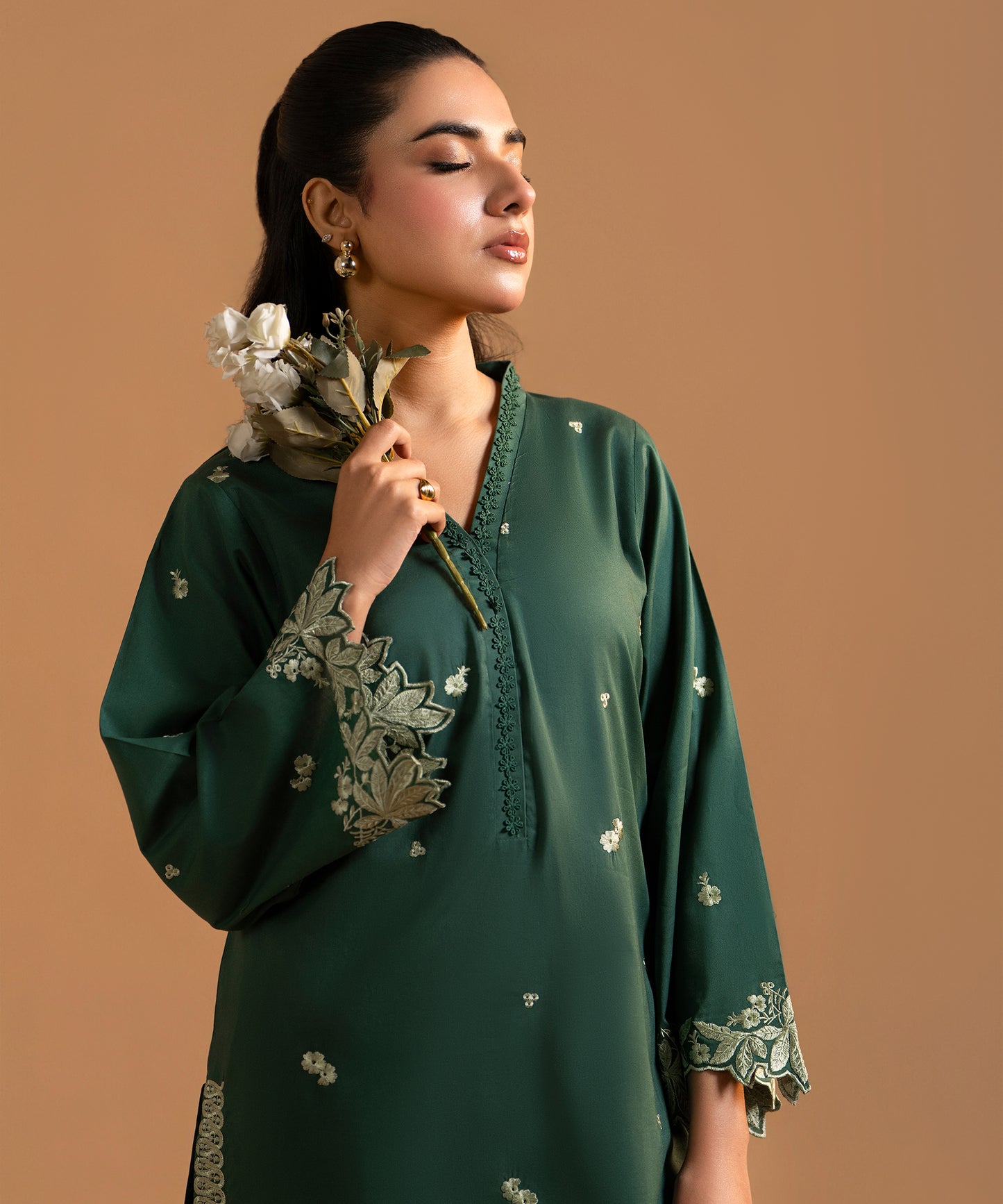 Women Solid Embroidered 2 Piece Suit - LDS1349