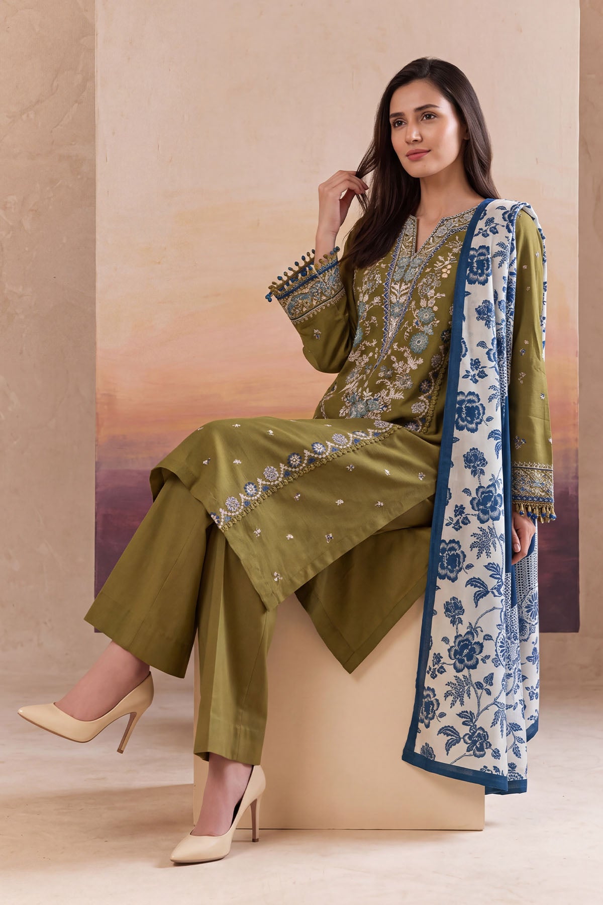 Women 3 Piece Solid Embroidered Suit - LDS2028
