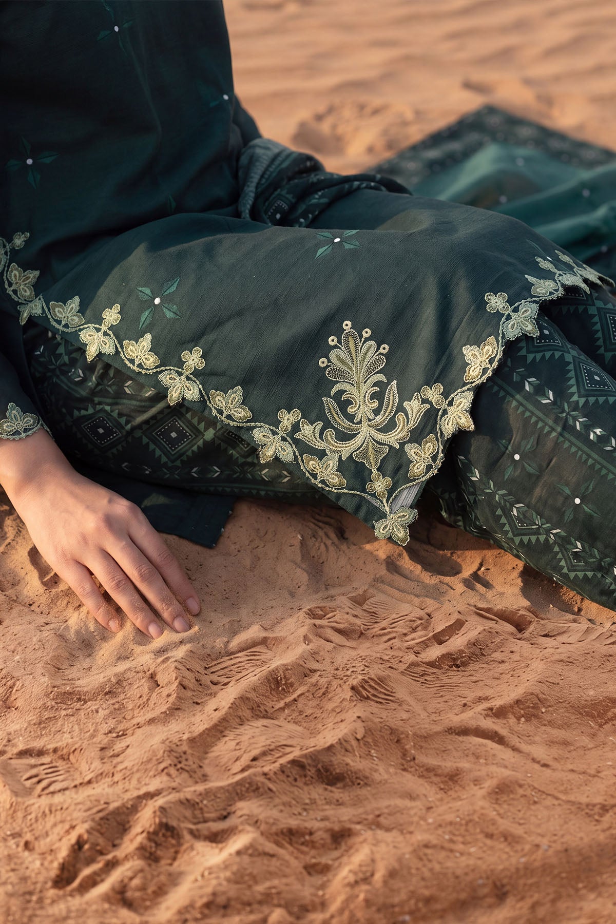 Women 3 Piece Printed Embroidered Suit - LDS2278