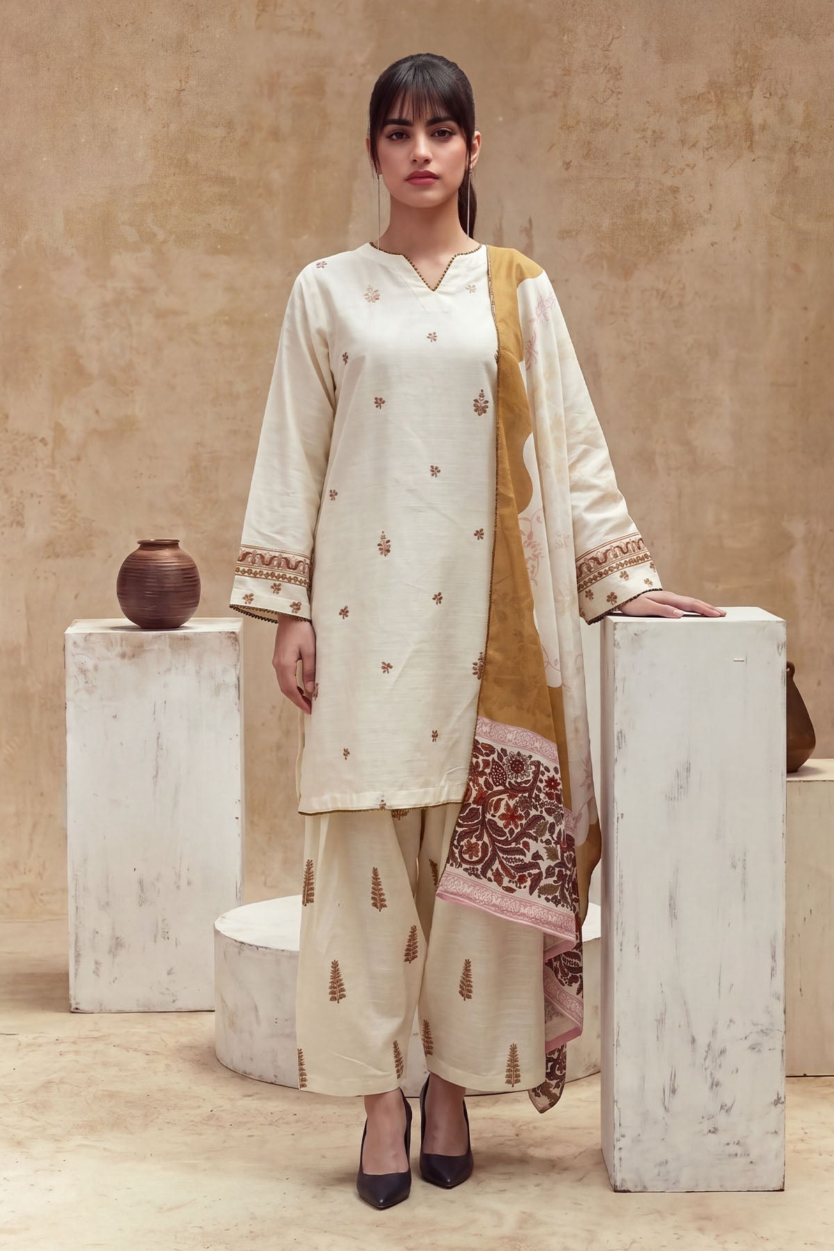 Women 3 Piece Solid Embroidered Suit - LDS2315