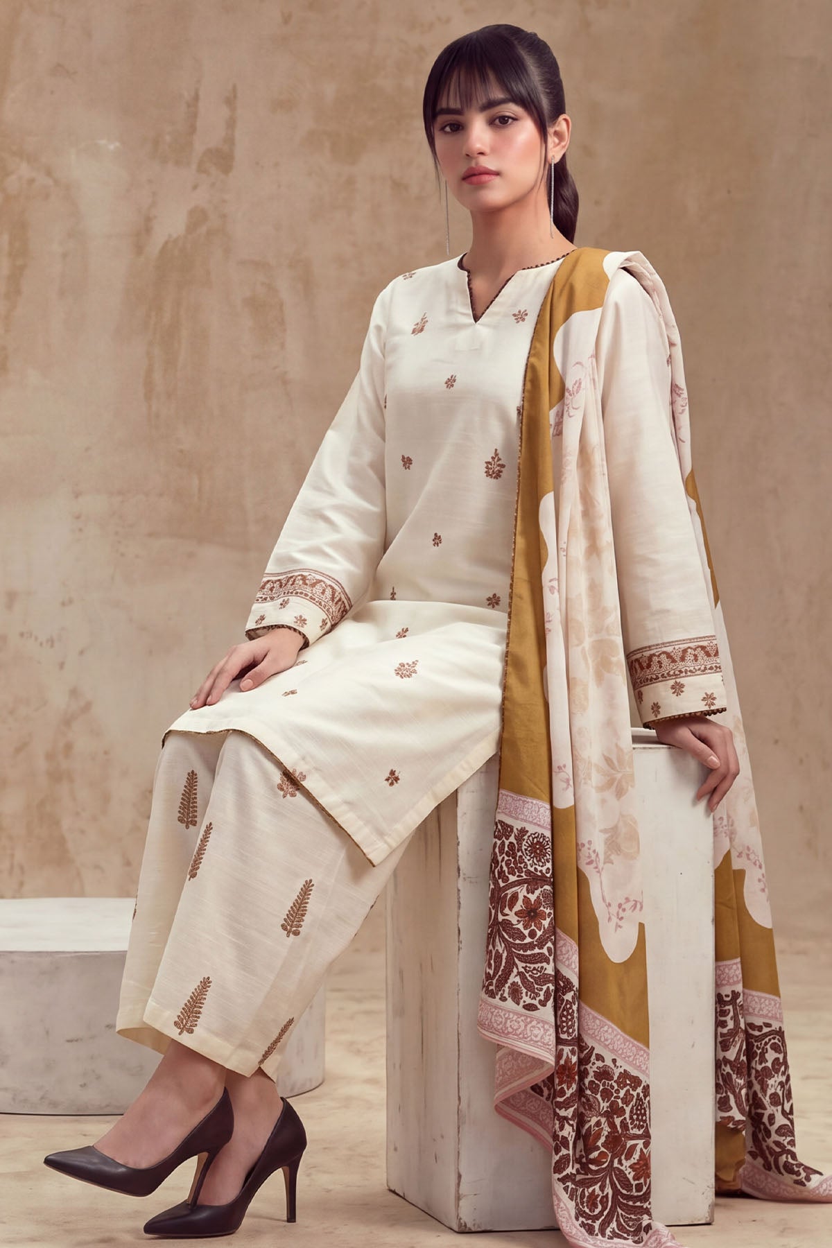 Women 3 Piece Solid Embroidered Suit - LDS2315