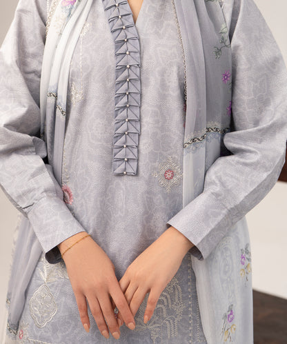 Women Printed Embroidered 3 Piece Suit - QUN080