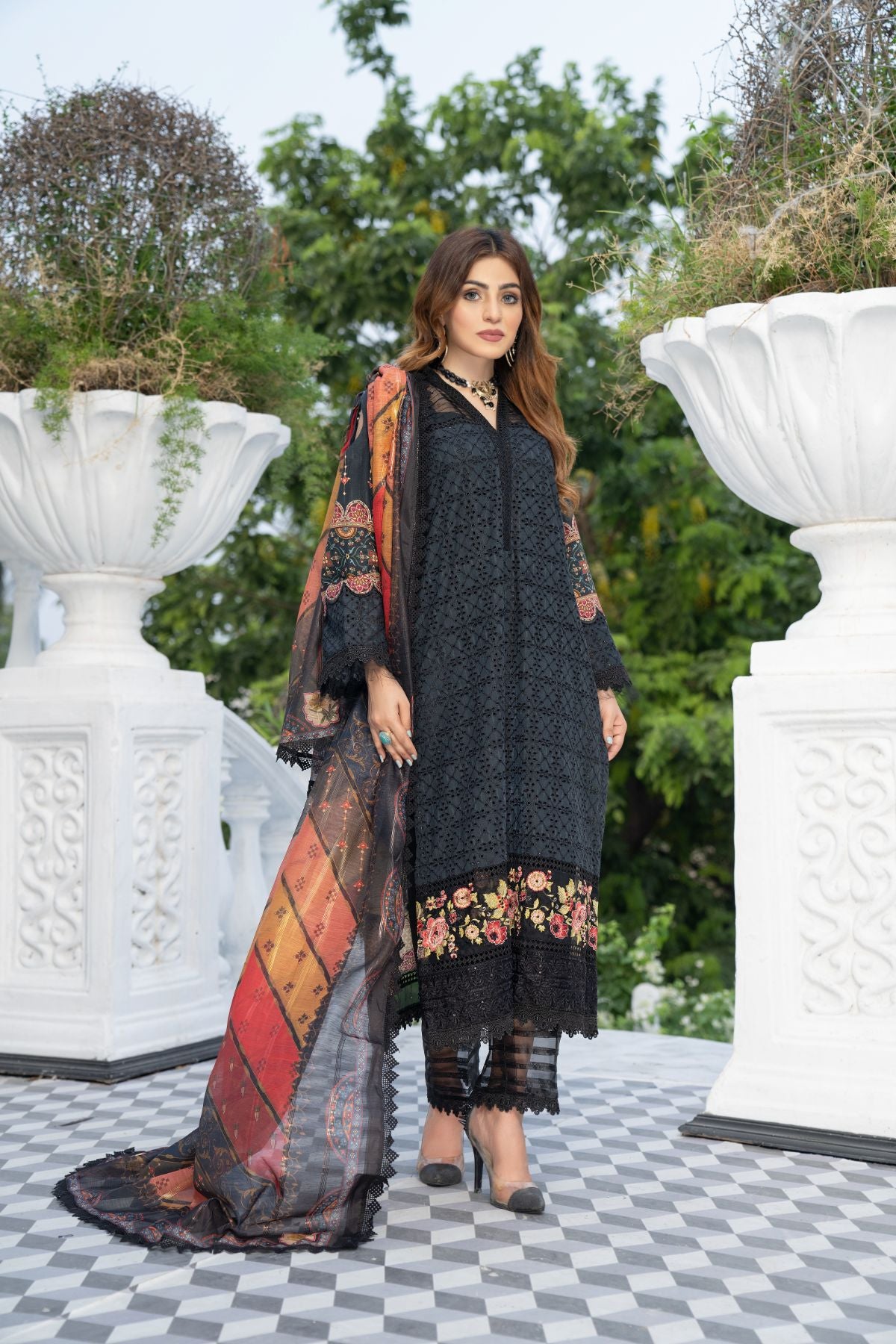 Women 4 Piece Embroidered Suit -QUN10S